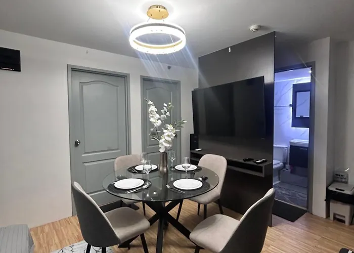 2 Bedrooms With Pull Out Bed Apartment *