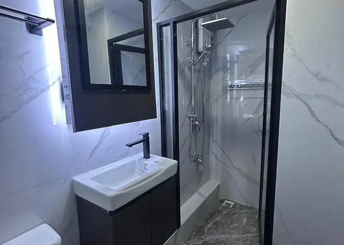 2 Bedrooms With Pull Out Bed Apartment *