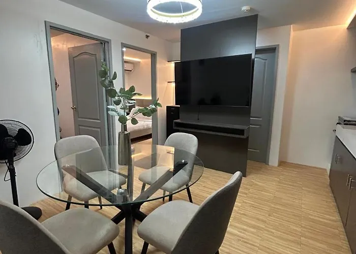 2 Bedrooms With Pull Out Bed *